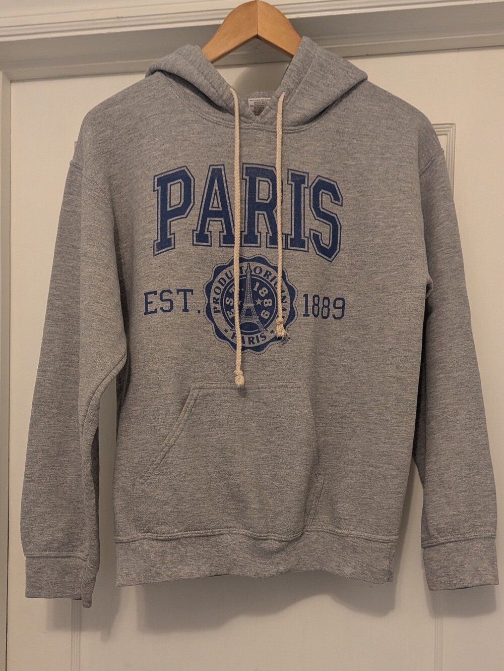 Gildan Women's Gray Paris Pullover Hoodie Kangaroo Pocket. Size Small